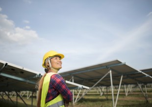 Panel Surya di Area Tambang